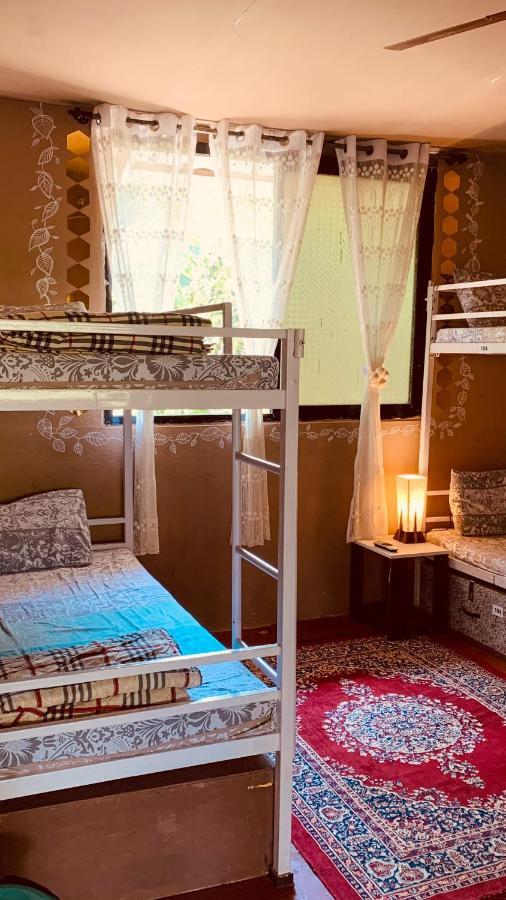 Rootsvilla Vagator - Longstays, Coworking Backpacker'S Hostel Экстерьер фото